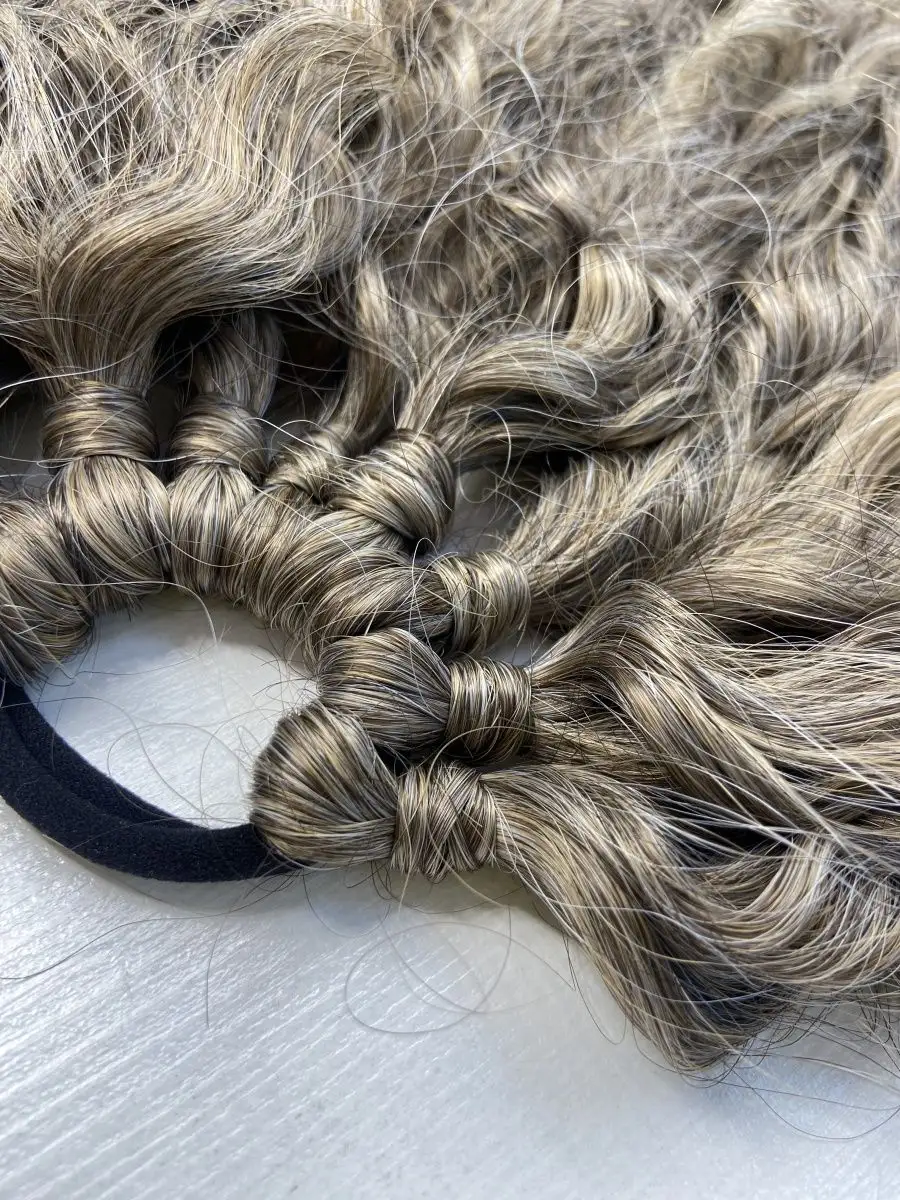 Хвост кудрявый на резинке