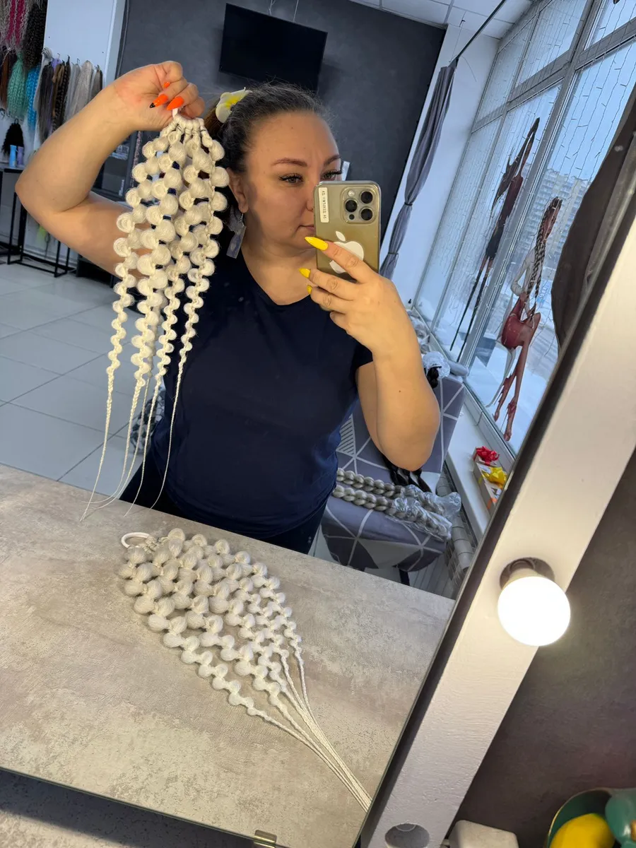 Резинка с ажурными косами