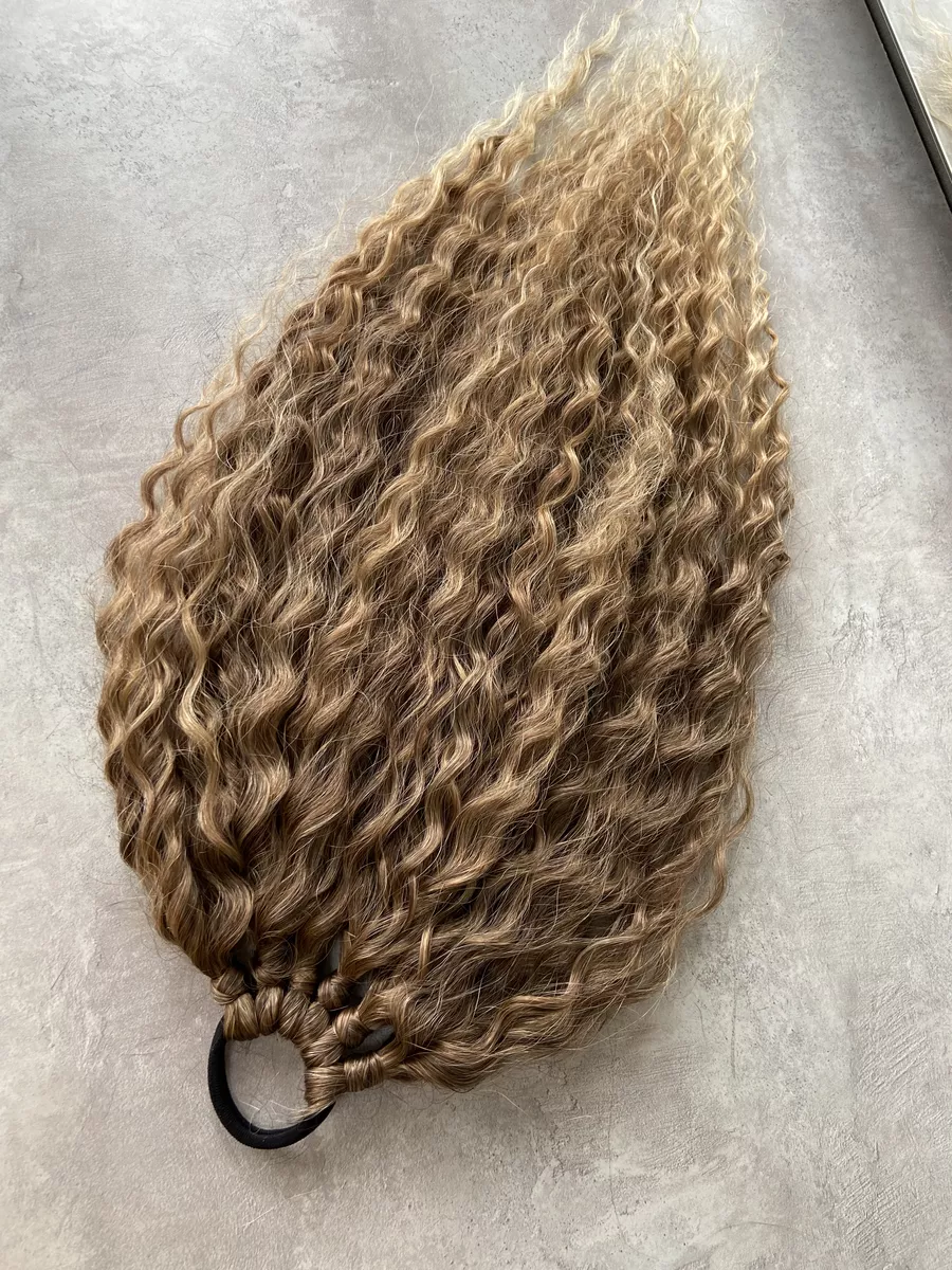 Хвост на резинке кудрявый