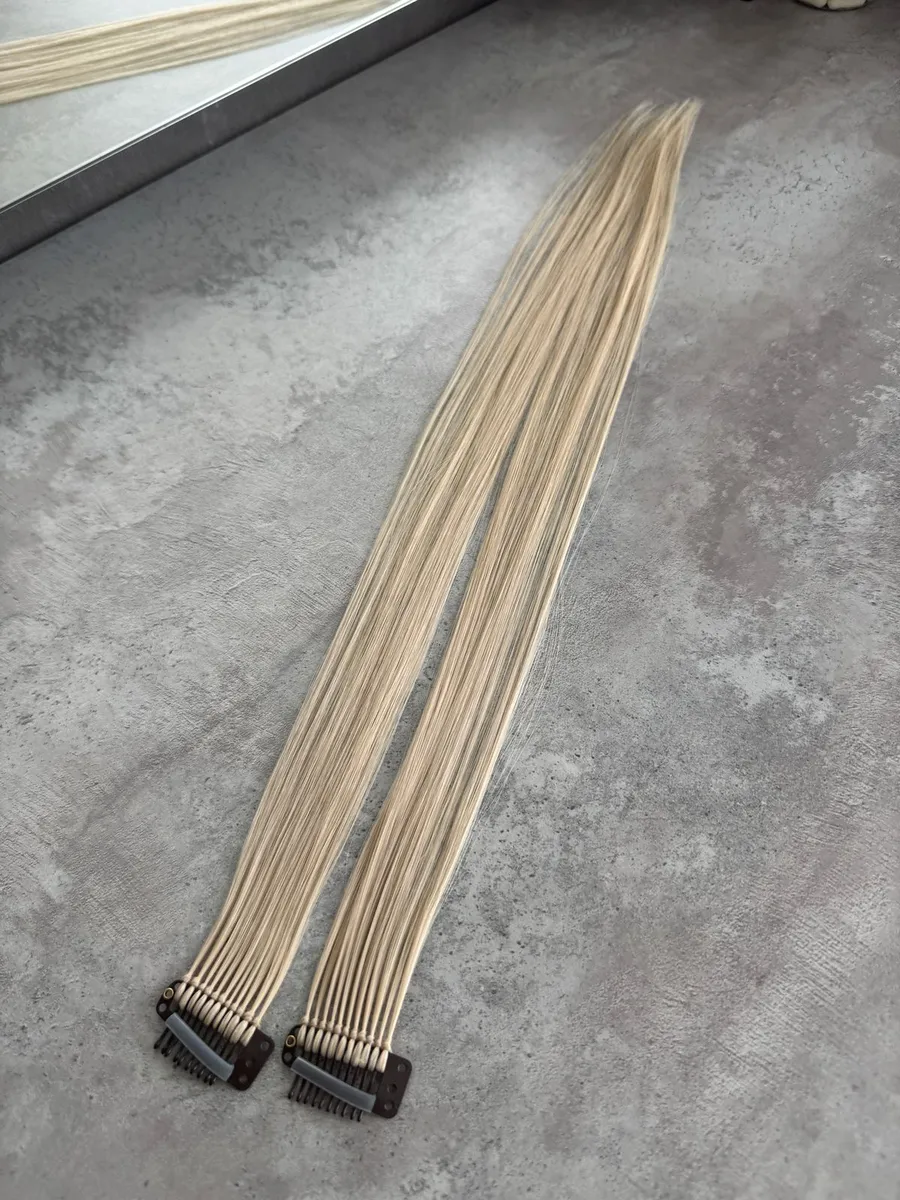 Пряди на заколках