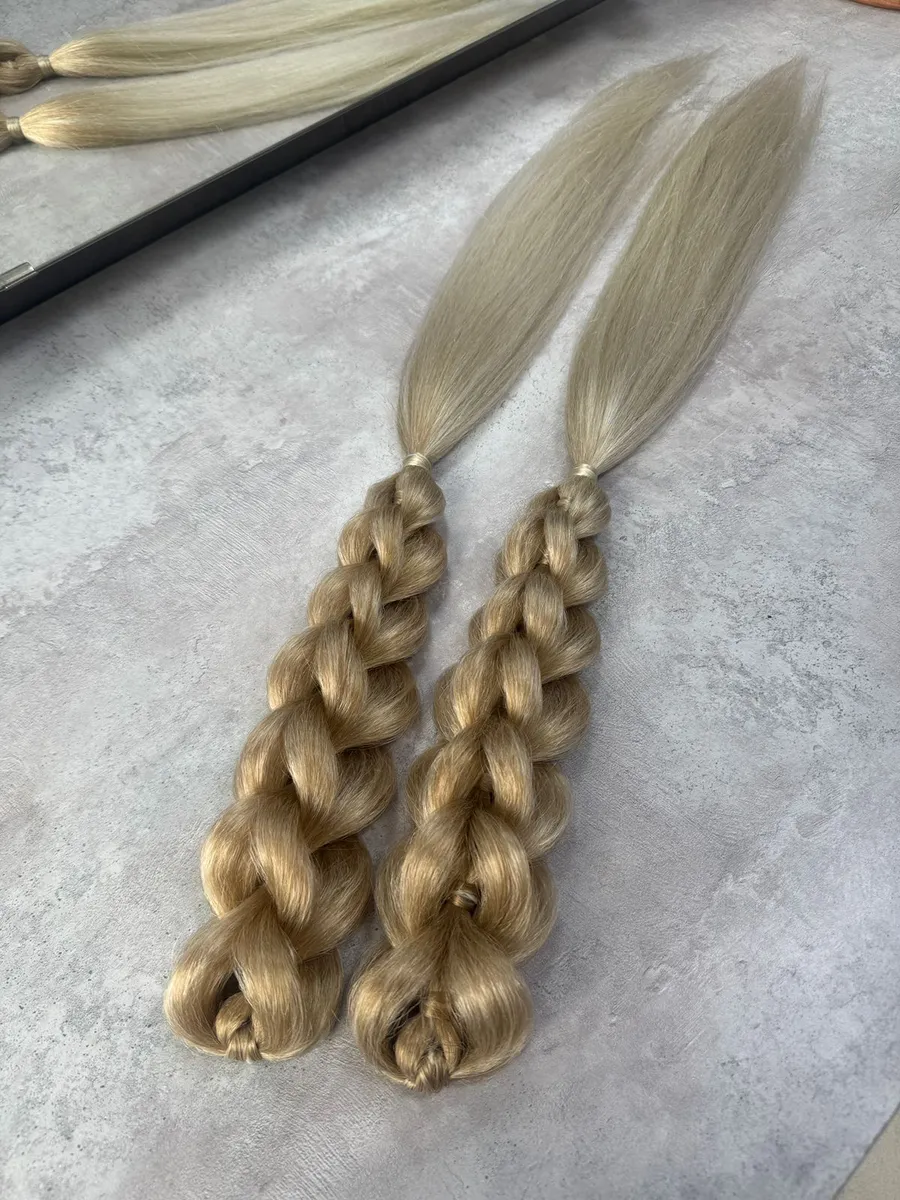 3Д косы с хвостами на заколках