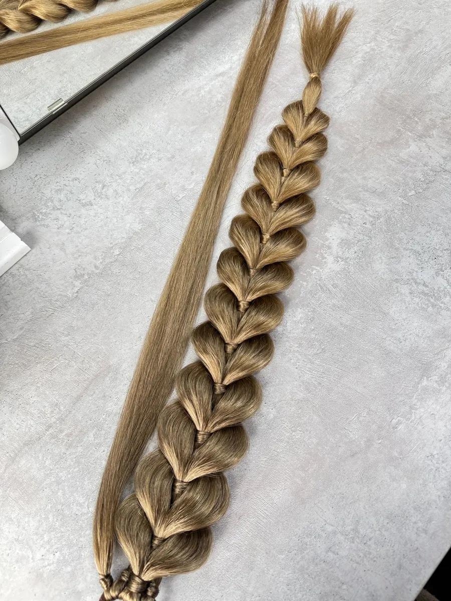 Хвост-коса на резинке французская