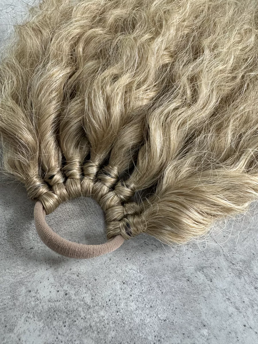 Кудрявый хвост на резинке