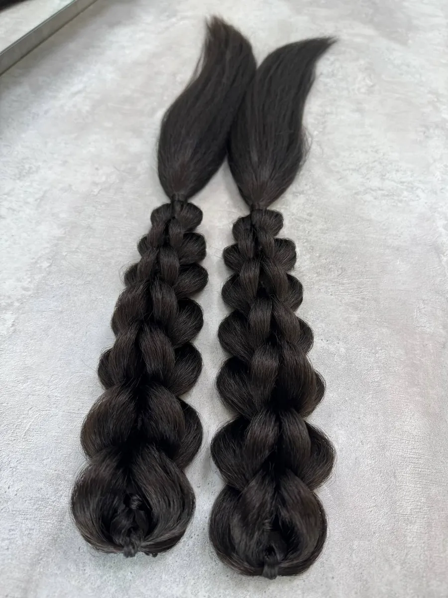 3Д косы с хвостами на заколках