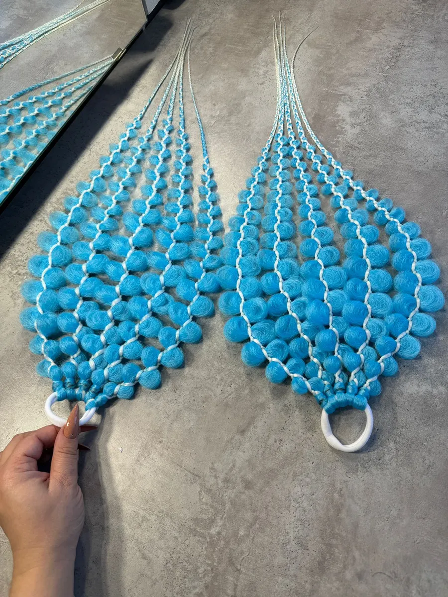 Резинка с ажурными косами