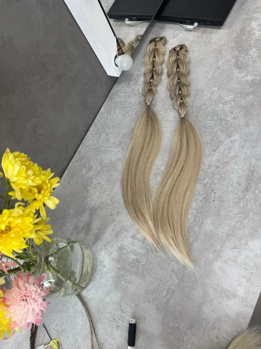 Французские косы с хвостами на заколках