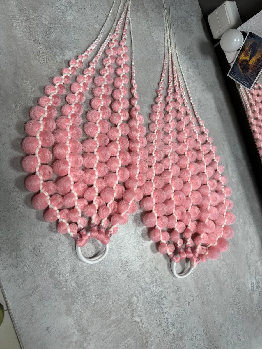 Резинка с ажурными косами