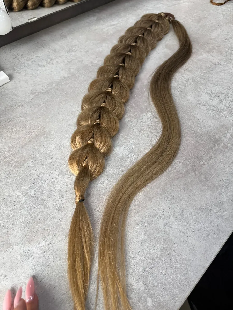 Хвост-коса на резинке французская