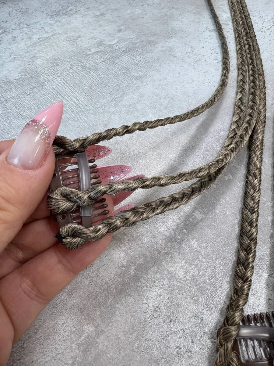 Косы на заколках