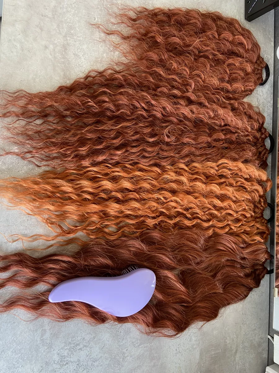 Хвост на резинке кудрявый