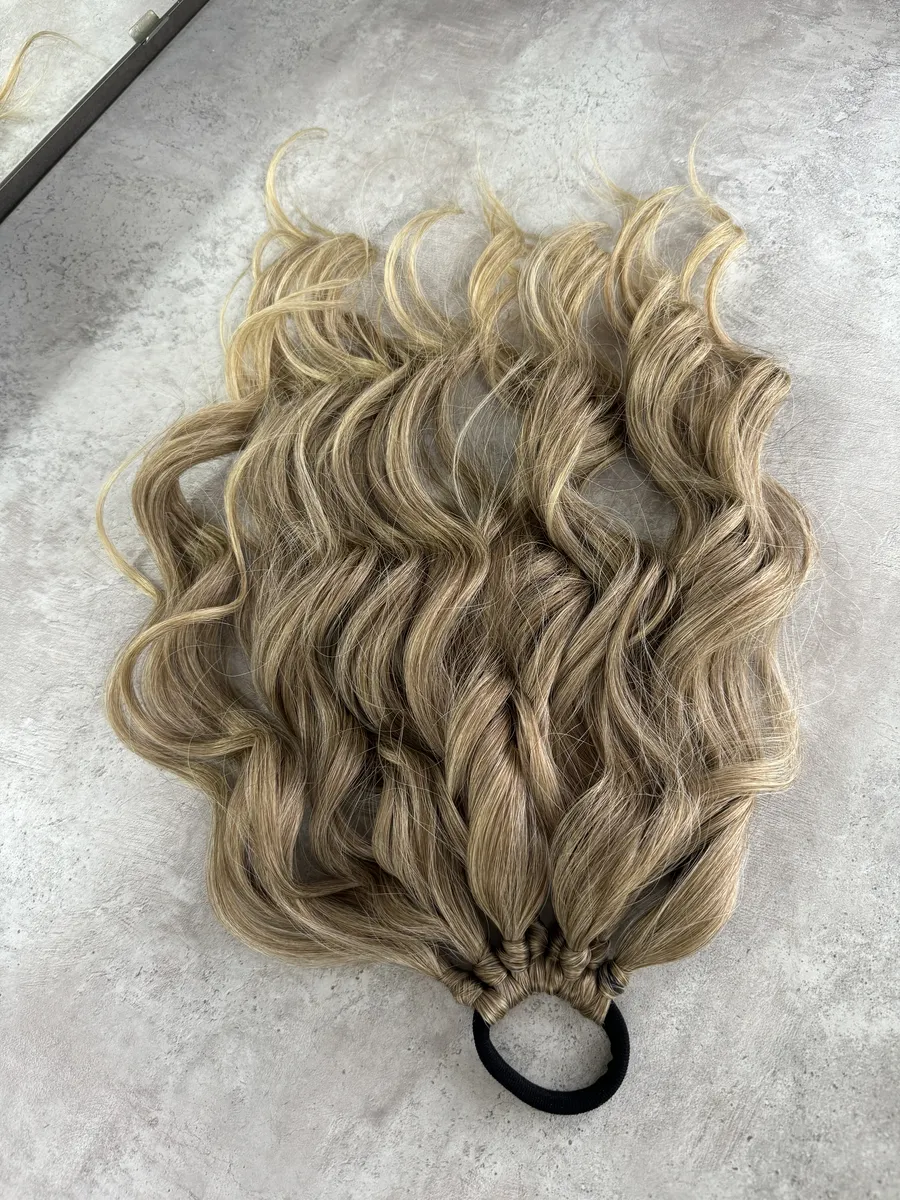 Волнистый хвост на резинке