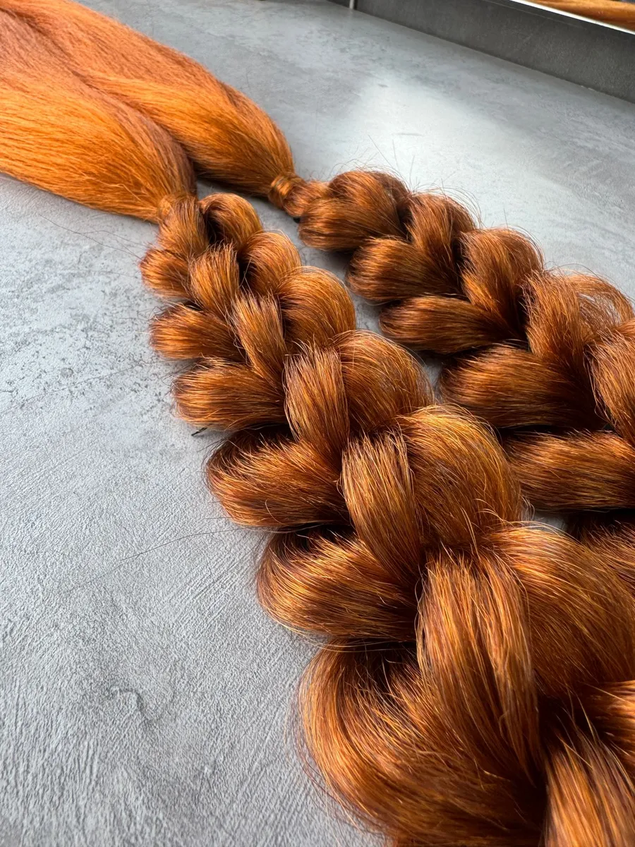 3Д косы с хвостами на заколках