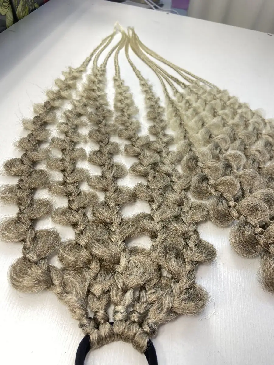 Резинка с ажурными косами