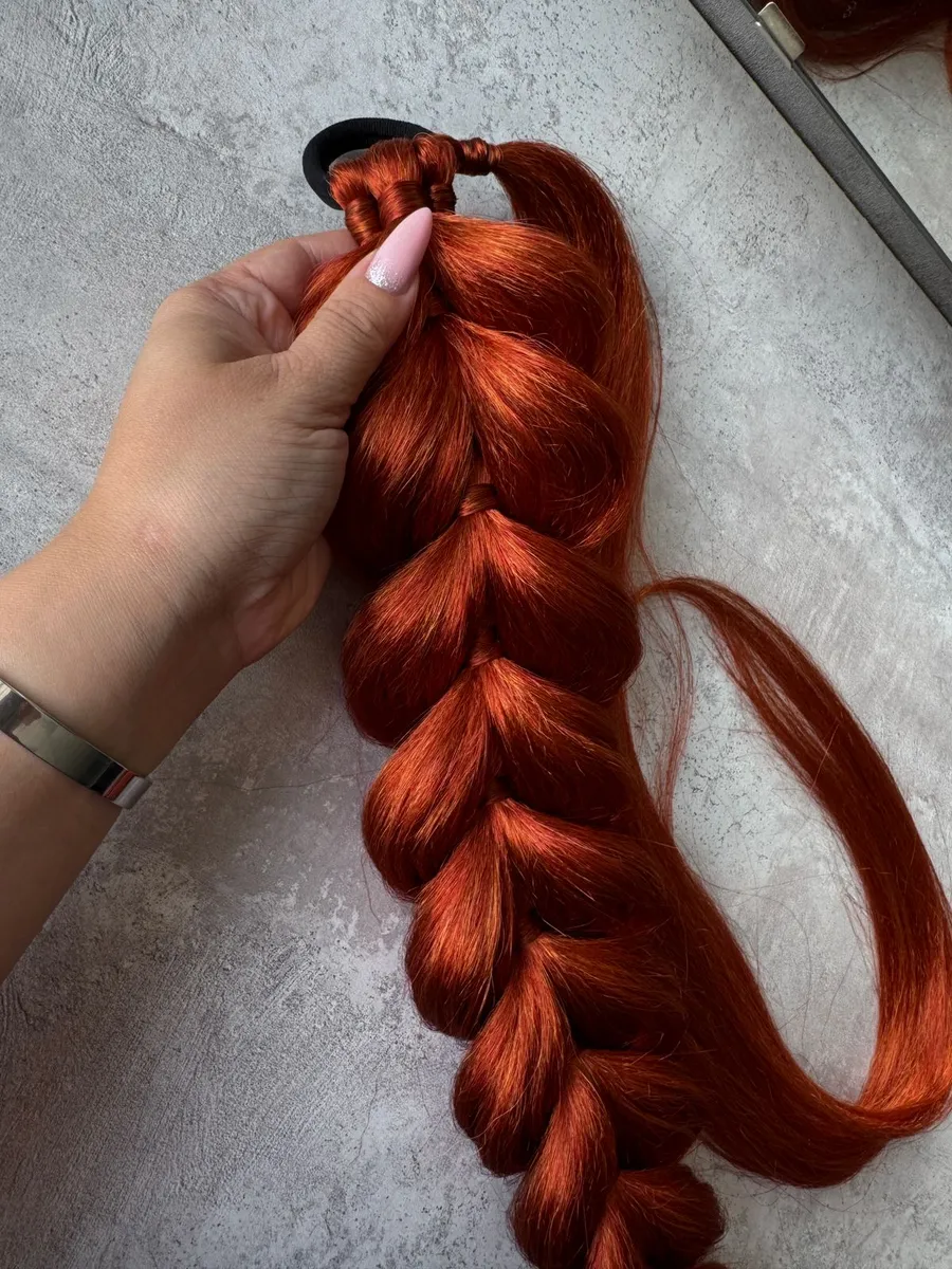 Хвост-коса на резинке французская