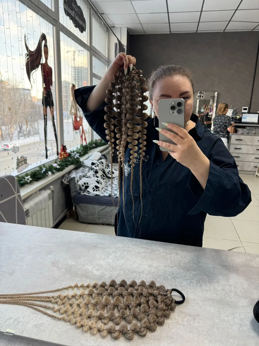 Резинка с ажурными косами