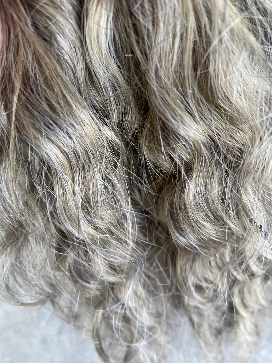 Кудрявый хвост на резинке