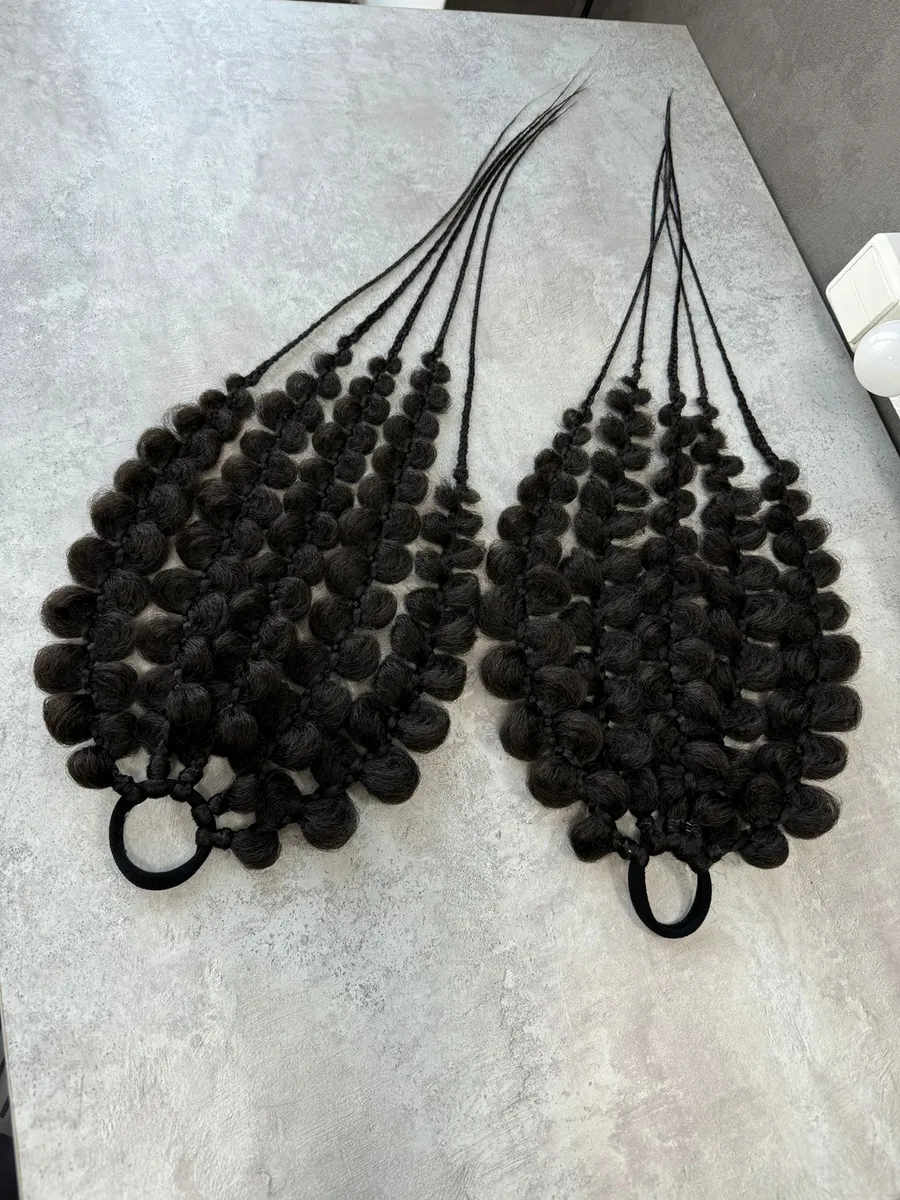 Резинка с ажурными косами