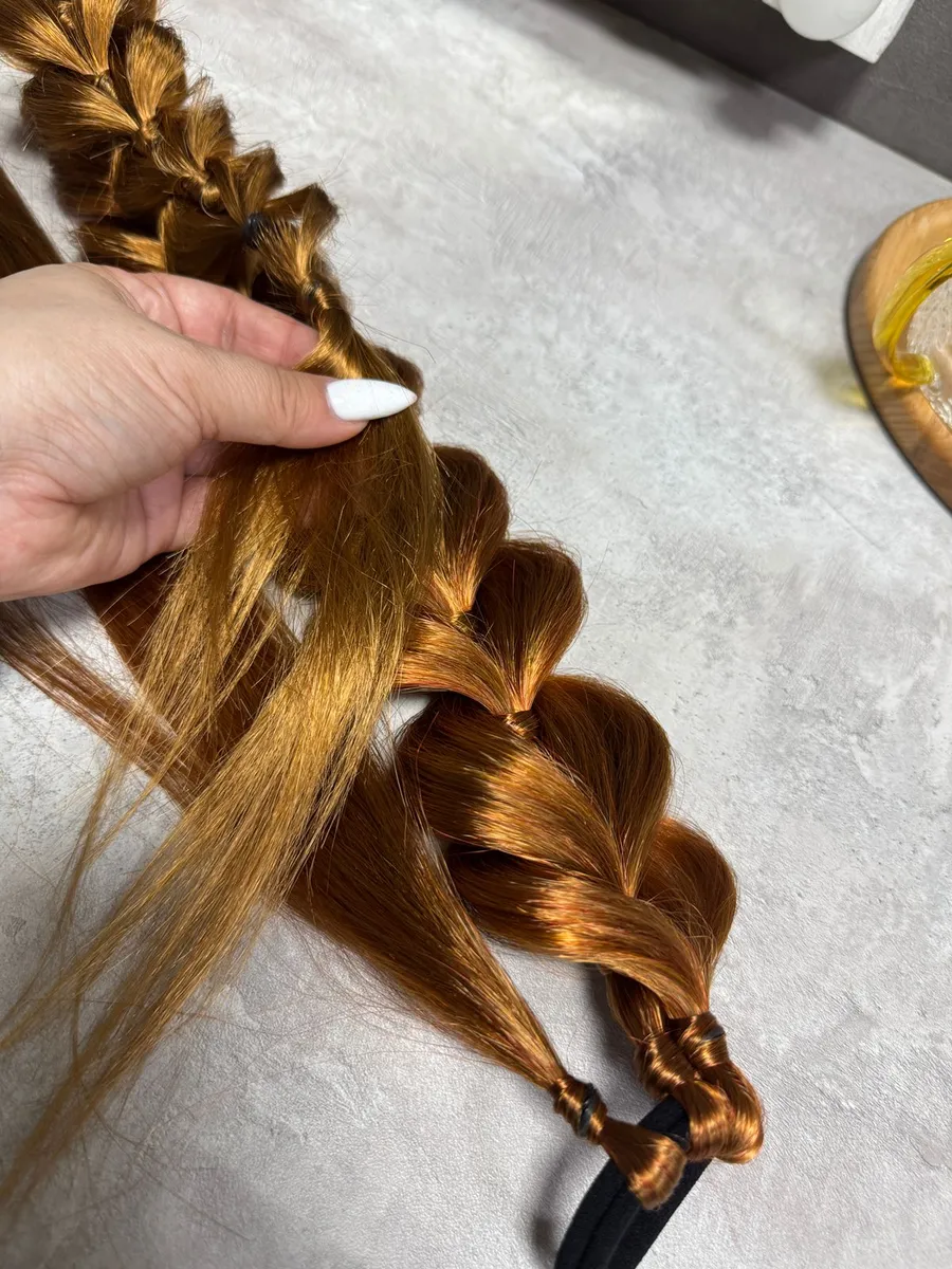 Хвост-коса на резинке французская