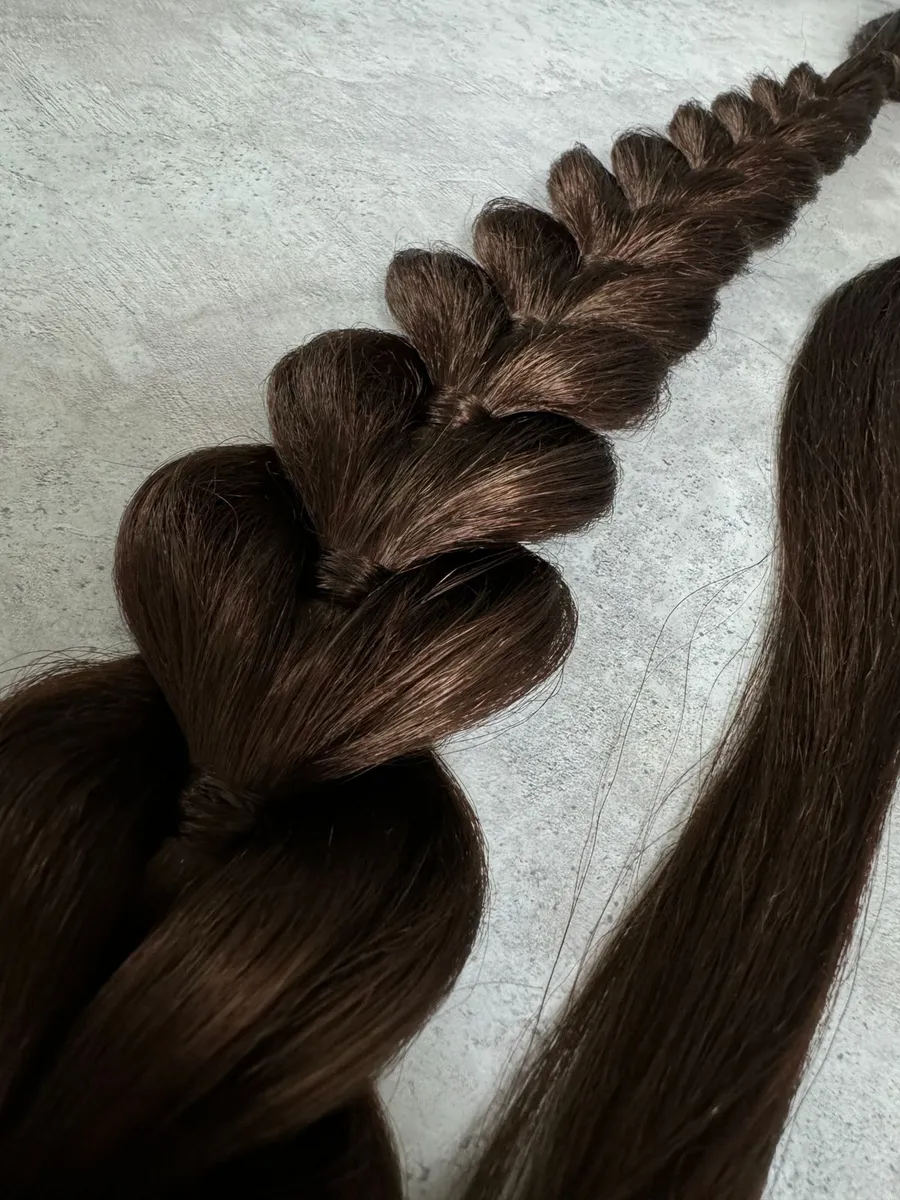 Хвост-коса на резинке французская