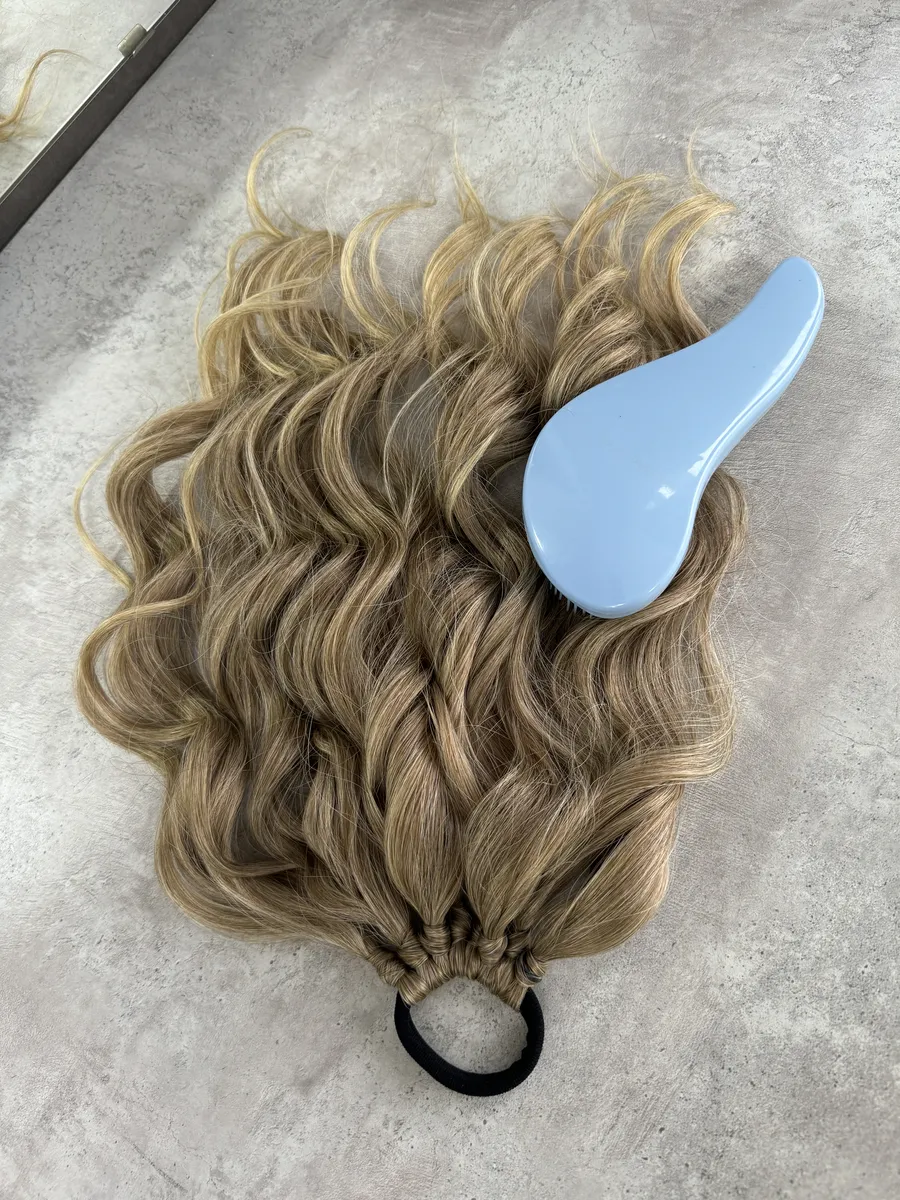 Волнистый хвост на резинке