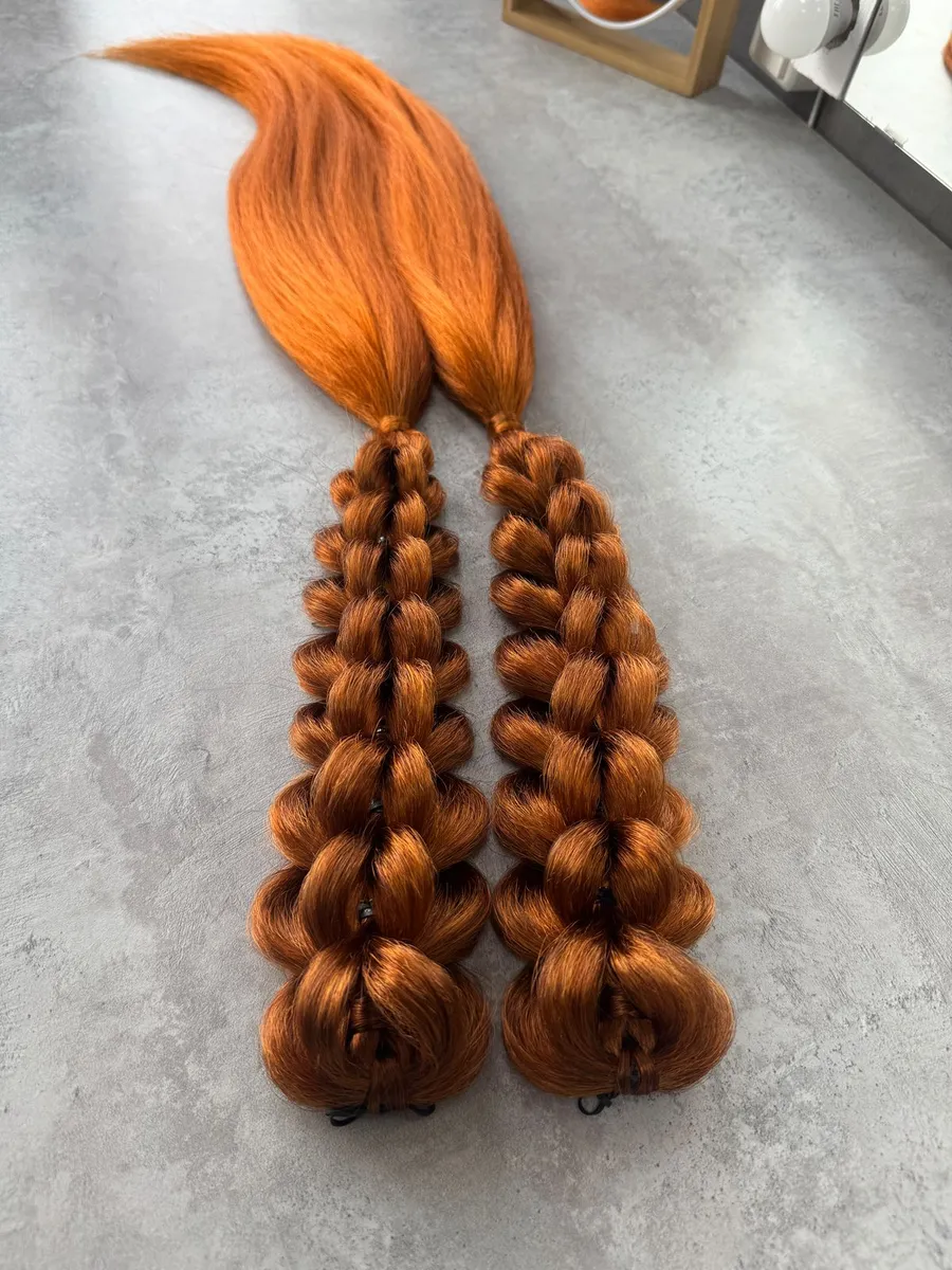 3Д косы с хвостами на заколках