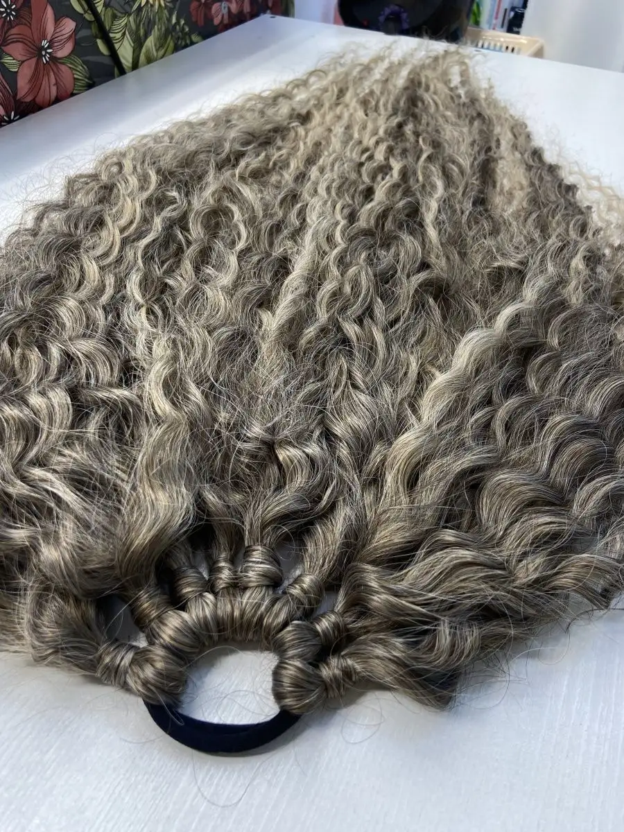 Хвост кудрявый на резинке