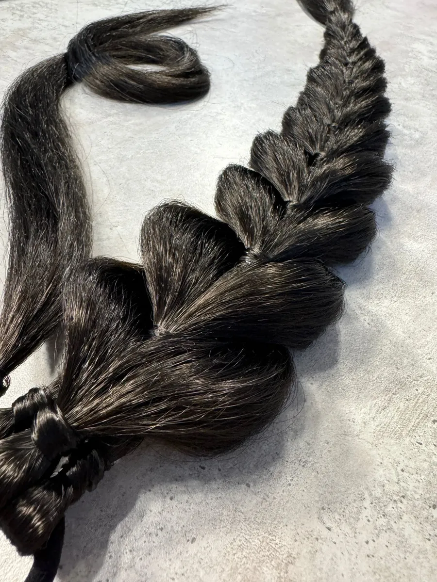 Хвост-коса на резинке французская