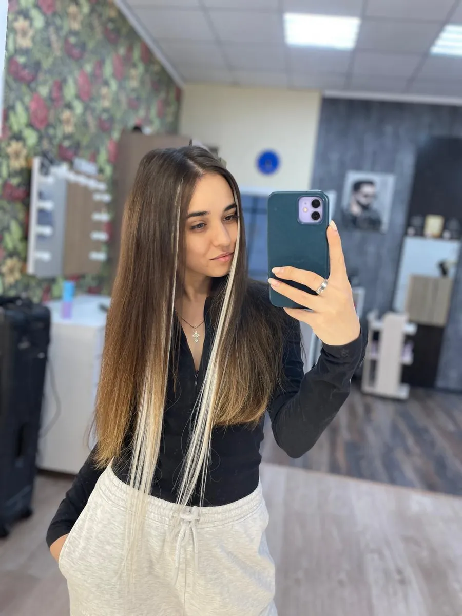 Пряди на заколках