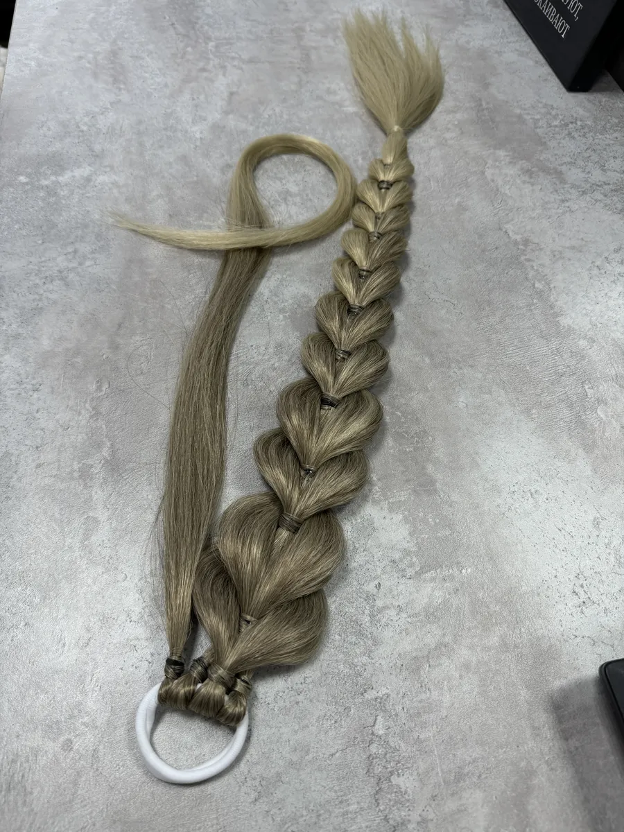 Хвост-коса на резинке французская